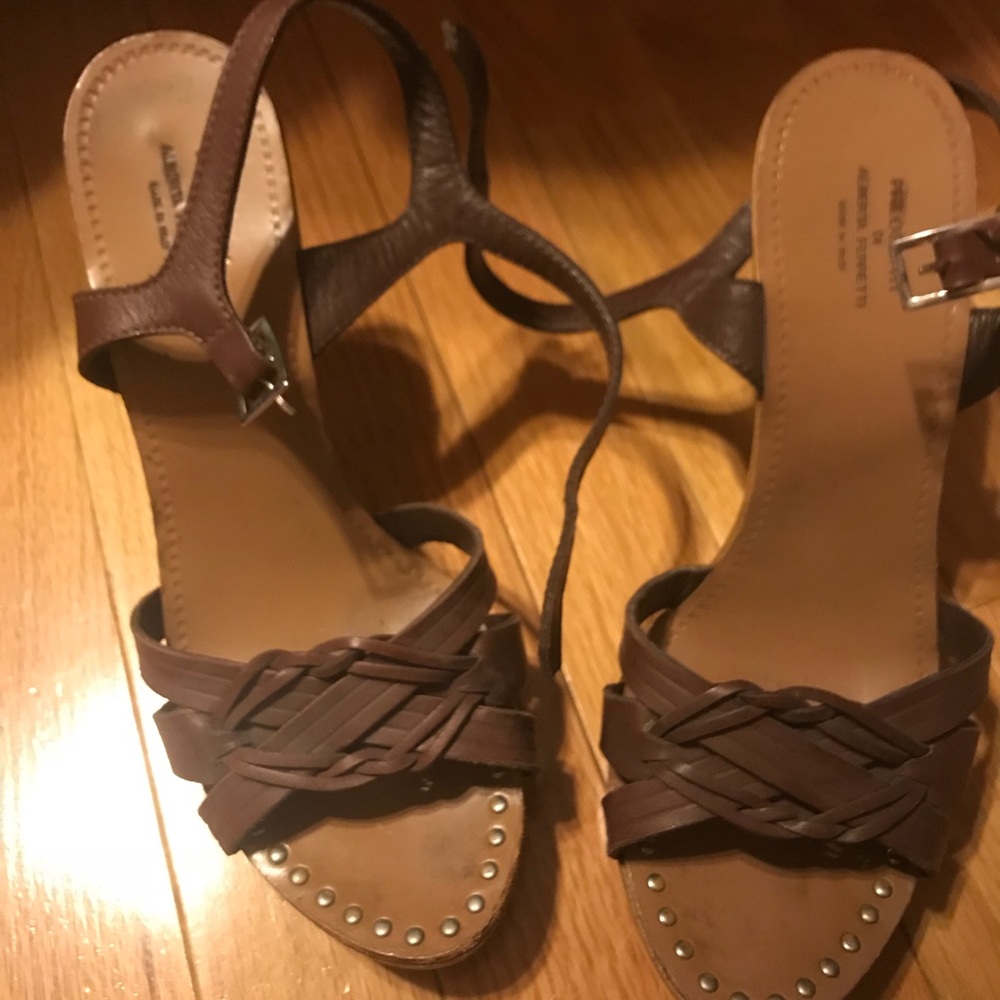 Alberta ferretti heels vintage brown leather stud detail